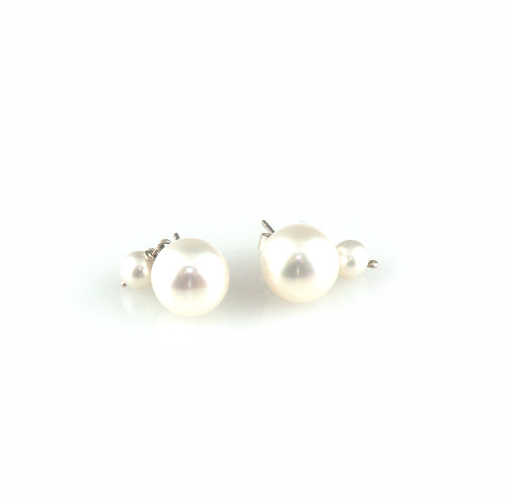 'Pearl Wonder' - round pearl earrings with little pearl drop