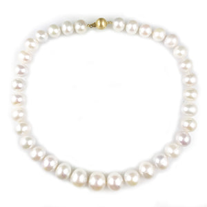 'Pearl Wonder' - Pearl necklace with 18ct gold ball clasp and diamonds