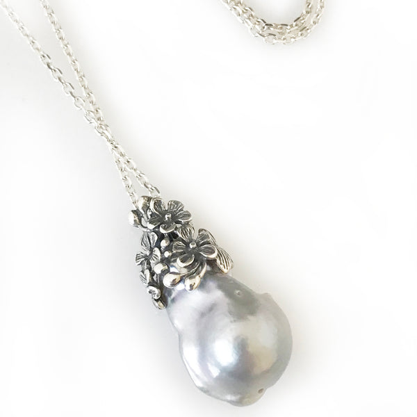 'Pearl Wonder' - silver necklace with baroque pearl