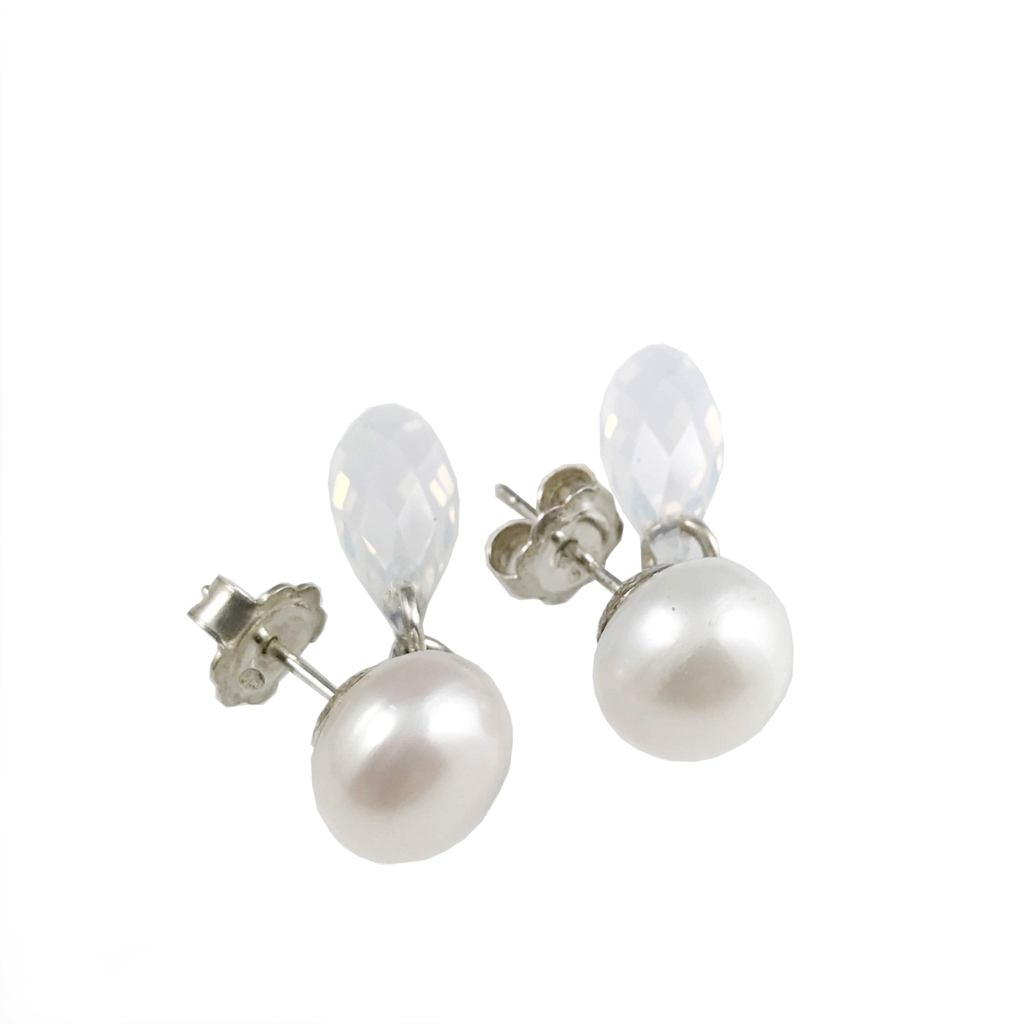 'Pearl Wonder' - Round pearl earrings with cystral drops