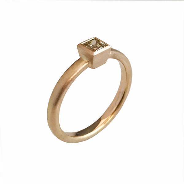 'Gem Amour' - Rose gold ring with brown diamond