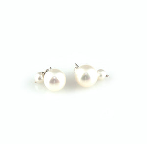 'Pearl Wonder' - round pearl earrings with little pearl drop